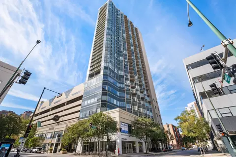 111 W Maple St #1711, Chicago, IL 60610