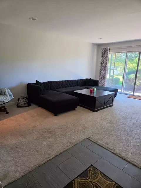 Living - 5100 Carriageway Dr #109, Rolling Meadows, IL 60008 photo 2 of 3