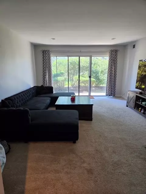 Living - 5100 Carriageway Dr #109, Rolling Meadows, IL 60008 photo 3 of 3