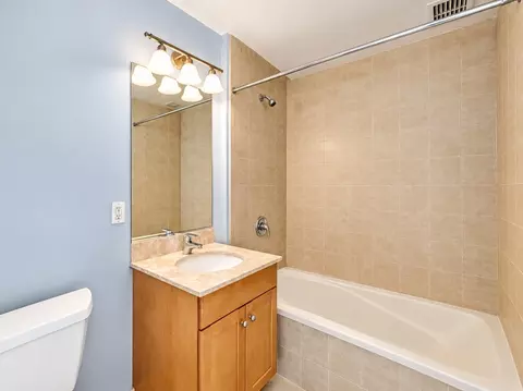 Bath - 21 E Huron St #1802, Chicago, IL 60611 photo 3 of 3