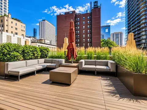 Exterior - 21 E Huron St #1802, Chicago, IL 60611 photo 5 of 5