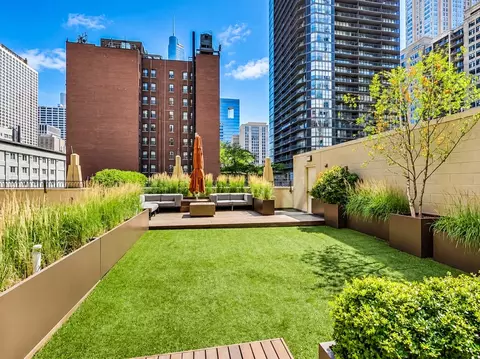 Exterior - 21 E Huron St #1802, Chicago, IL 60611 photo 4 of 5