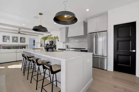 Kitchen - 445 Broker Ave, Itasca, IL 60143 photo 5 of 5