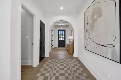 Entry Way - 445 Broker Ave, Itasca, IL 60143 photo 3 of 5
