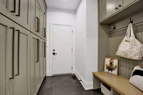 Entry Way - 445 Broker Ave, Itasca, IL 60143 photo 5 of 5