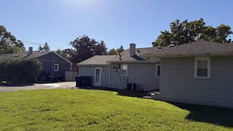 7432 W 109 St, Worth, IL 60482 photo 5