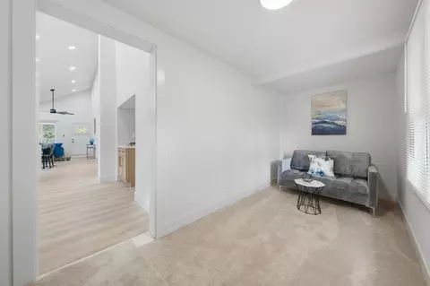 Entry Way - 12231 S Lowe Ave, Chicago, IL 60628 photo 6 of 9