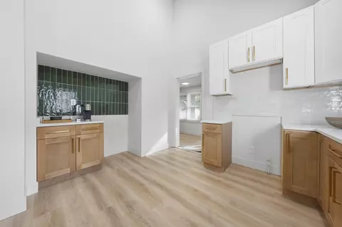 Entry Way - 12231 S Lowe Ave, Chicago, IL 60628 photo 5 of 9