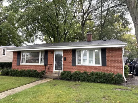 841 Countryside Hwy, Mundelein, IL 60060