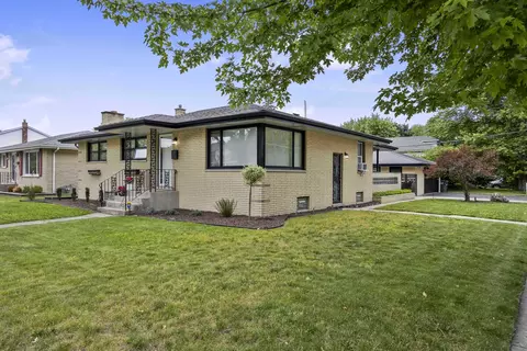 Exterior - 18202 Locust St, Lansing, IL 60438 photo 2 of 3