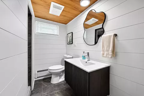 Bath - 18202 Locust St, Lansing, IL 60438 photo 2 of 2