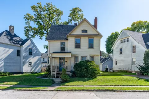 1941 Walling Ct, Davenport, IA 52803