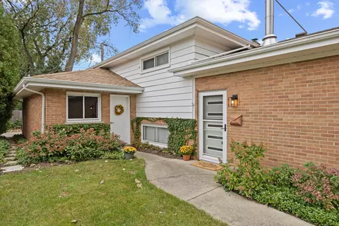 Exterior - 248 Glenview Rd, Glenview, IL 60025 photo 2 of 4