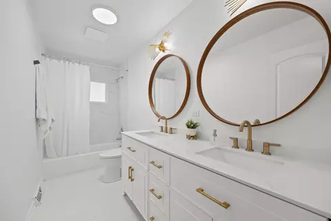 Bath - 248 Glenview Rd, Glenview, IL 60025 photo 1 of 2