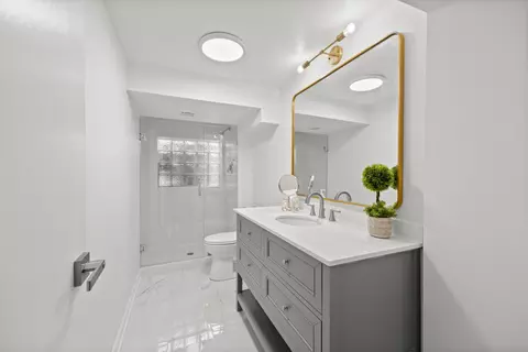 Bath - 248 Glenview Rd, Glenview, IL 60025 photo 2 of 2