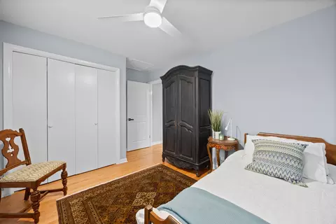 Bedroom - 248 Glenview Rd, Glenview, IL 60025 photo 4 of 6
