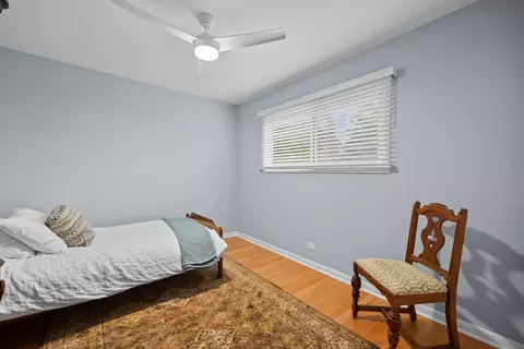 Bedroom - 248 Glenview Rd, Glenview, IL 60025 photo 5 of 6