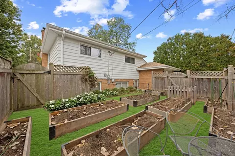 Exterior - 248 Glenview Rd, Glenview, IL 60025 photo 3 of 4