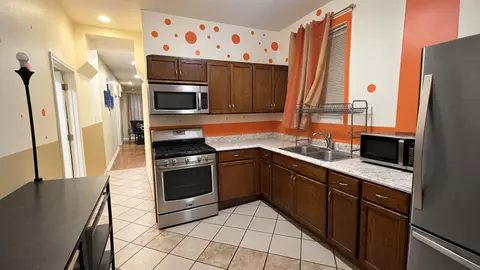 Kitchen - 6620 S Marquette Rd, Chicago, IL 60637 photo 2 of 2
