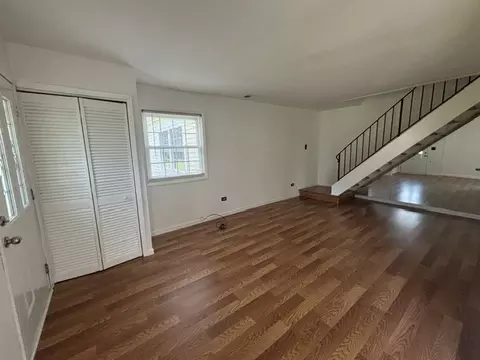 Living - 1242 Oboe Ct, Wheeling, IL 60090 photo 3 of 4