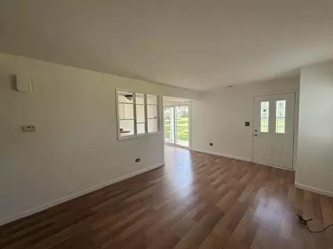Living - 1242 Oboe Ct, Wheeling, IL 60090 photo 4 of 4