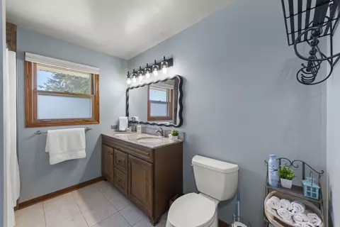 Bath - 2908 Frank Turk Dr, Plainfield, IL 60586 photo 2 of 2
