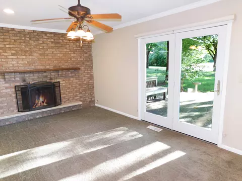 Living - 12544 Chuckanut Dr, Roscoe, IL 61073 photo 7 of 8