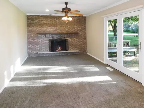 Living - 12544 Chuckanut Dr, Roscoe, IL 61073 photo 5 of 8