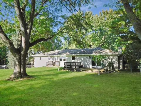 Exterior - 12544 Chuckanut Dr, Roscoe, IL 61073 photo 11 of 12