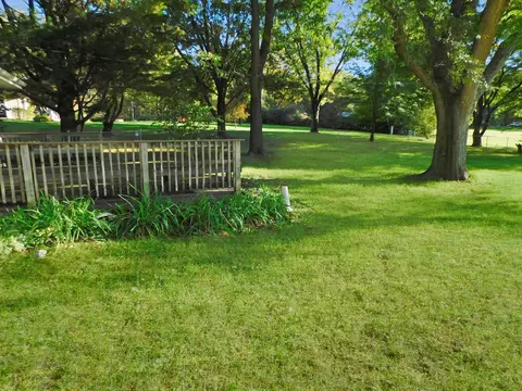 Exterior - 12544 Chuckanut Dr, Roscoe, IL 61073 photo 7 of 12