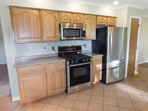 Kitchen - 12544 Chuckanut Dr, Roscoe, IL 61073 photo 7 of 9