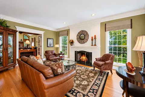Living - 137 Circle Ridge Dr, Burr Ridge, IL 60527 photo 1 of 7
