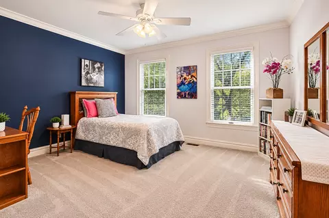Bedroom - 137 Circle Ridge Dr, Burr Ridge, IL 60527 photo 7 of 8