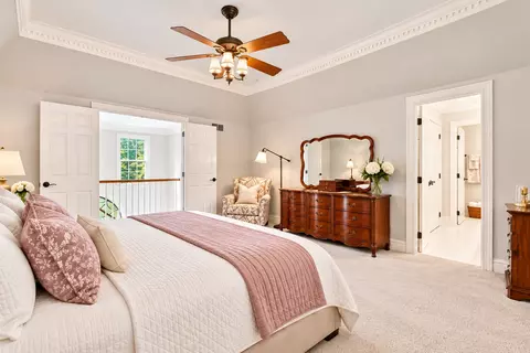 Bedroom - 137 Circle Ridge Dr, Burr Ridge, IL 60527 photo 6 of 8