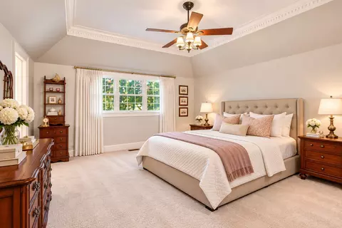 Bedroom - 137 Circle Ridge Dr, Burr Ridge, IL 60527 photo 5 of 8