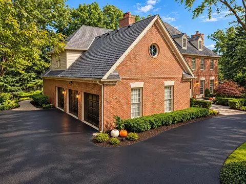 Exterior - 137 Circle Ridge Dr, Burr Ridge, IL 60527 photo 3 of 7