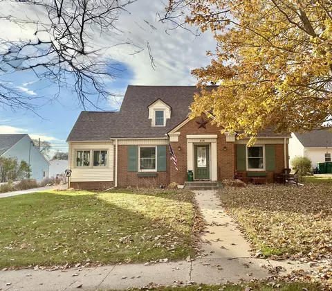 115 N Main St, Walnut, IL 61376