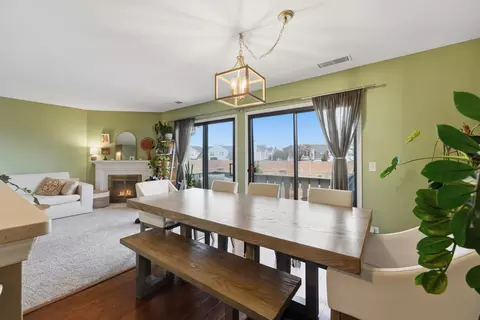 Dining - 1134 Hawthorne Ct #B2, Wheeling, IL 60090 photo 1 of 1