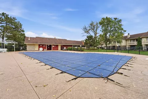 Exterior - 1134 Hawthorne Ct #B2, Wheeling, IL 60090 photo 7 of 7