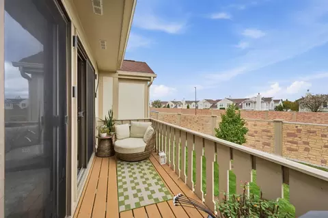 Exterior - 1134 Hawthorne Ct #B2, Wheeling, IL 60090 photo 3 of 7