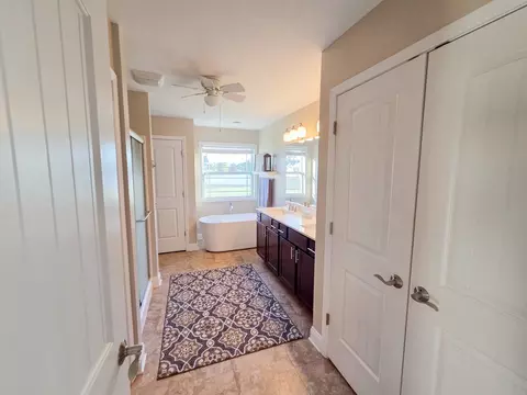 Bath - 1415 Indian Trl, Kankakee, IL 60901 photo 3 of 6