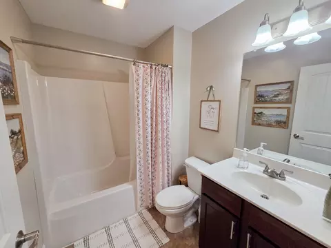 Bath - 1415 Indian Trl, Kankakee, IL 60901 photo 1 of 6