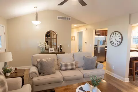 Entry Way - 1415 Indian Trl, Kankakee, IL 60901 photo 1 of 2