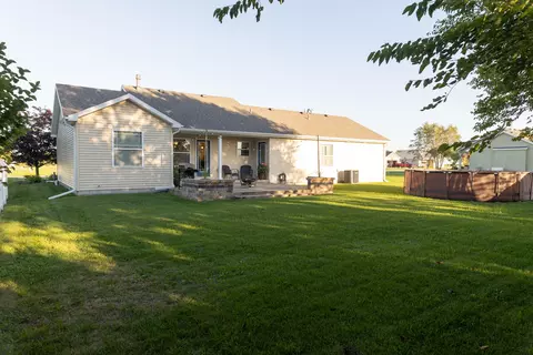 Exterior - 1415 Indian Trl, Kankakee, IL 60901 photo 7 of 8