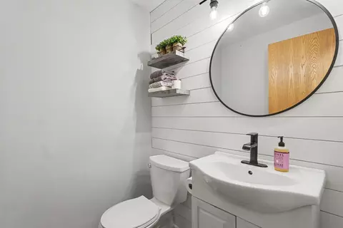 Bath - 2404 Cactus Ct #4, Plainfield, IL 60586 photo 1 of 2