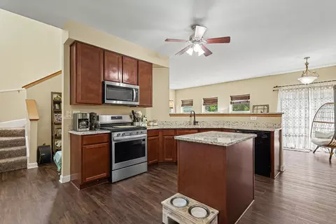 Kitchen - 2404 Cactus Ct #4, Plainfield, IL 60586 photo 1 of 2