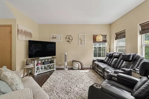 Living - 2404 Cactus Ct #4, Plainfield, IL 60586 photo 3 of 3