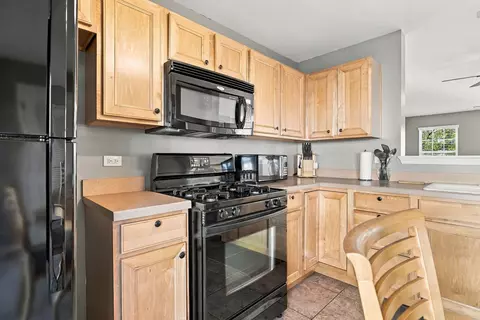 Kitchen - 14518 Samuel Adams Dr, Plainfield, IL 60544 photo 4 of 5