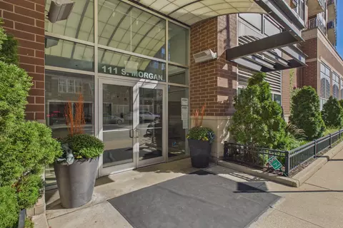 Exterior - 111 S Morgan St #501, Chicago, IL 60607 photo 1 of 3
