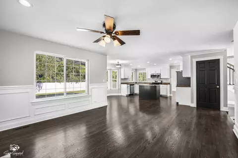 Living - 2555 Cobblestone Ct, Morris, IL 60450 photo 3 of 3